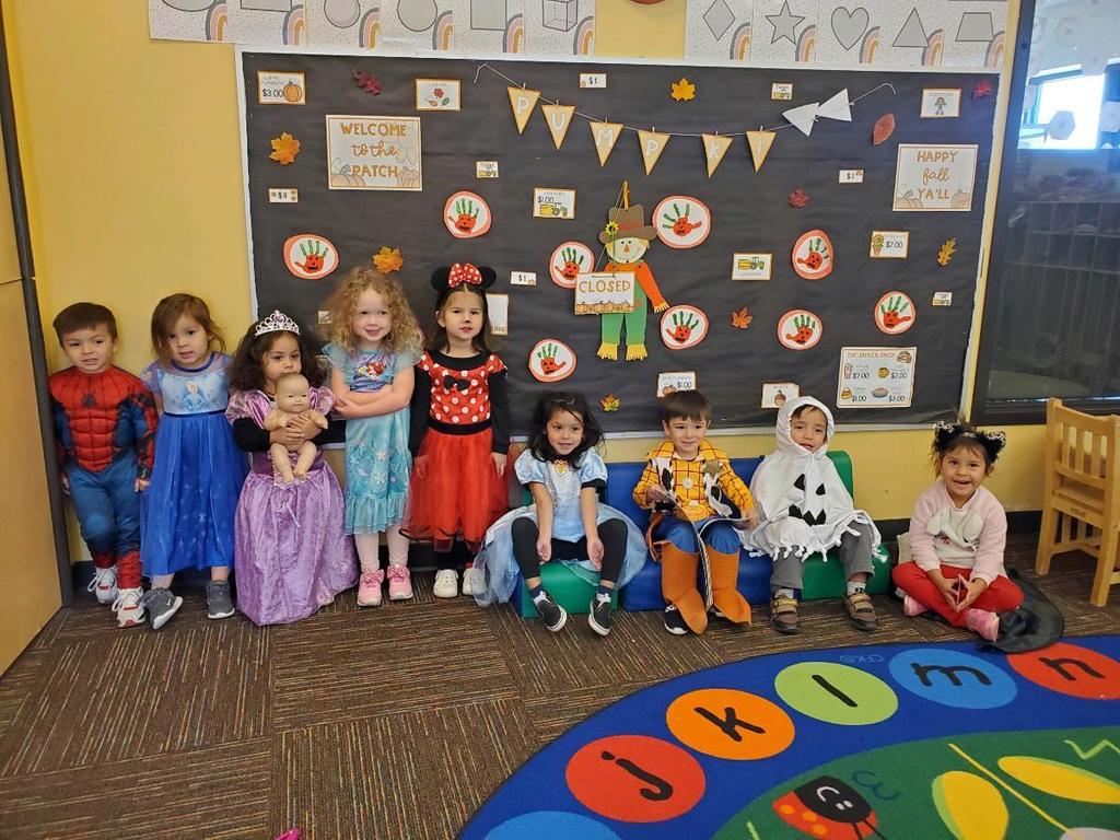 9 preschool students in their costumes
